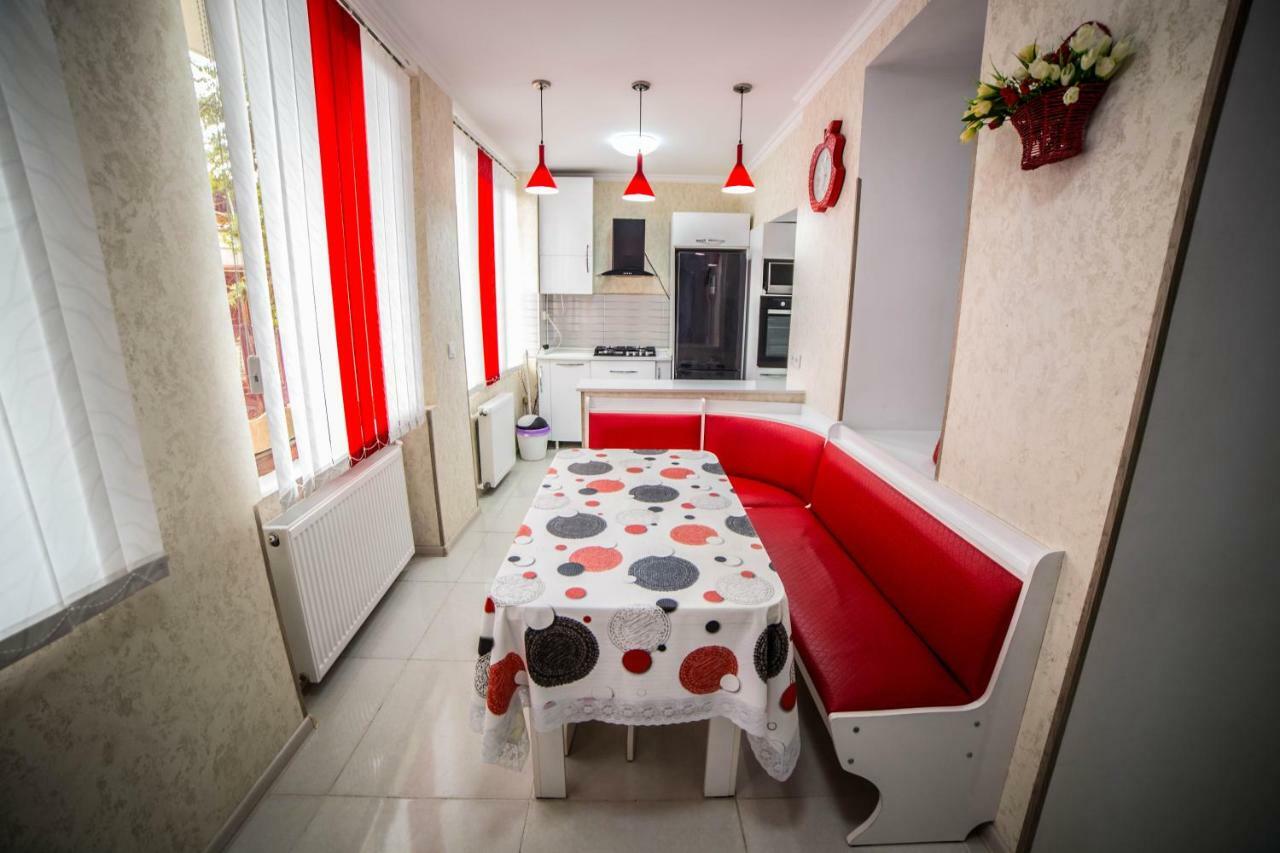Guest House Theodora Koutaïssi Extérieur photo