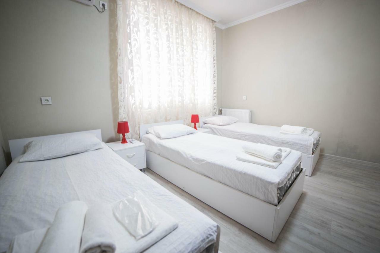 Guest House Theodora Koutaïssi Extérieur photo