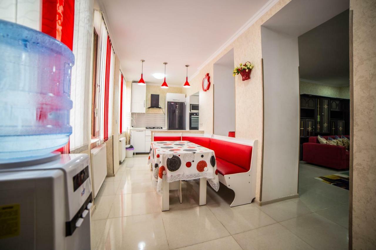 Guest House Theodora Koutaïssi Extérieur photo